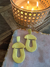 Load image into Gallery viewer, Everyday Basic- ‘ Walking In The Leaves’