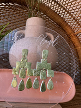 Load image into Gallery viewer, ONE OF A KIND- ๐๐ข๐ง๐ฒ ๐๐๐ง๐๐๐ซ ( ๐๐๐ญ๐๐ฅ๐ฅ๐ข๐ ๐๐ซ๐๐๐ง)