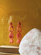 Load image into Gallery viewer, ONE OF A KIND- ππ’π§π€ ππ’π¦ππ₯ππ²ππ§ πππ₯π