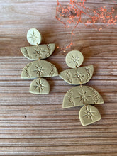 Load image into Gallery viewer, Cescas In Olive - Everyday Basic