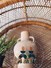 Load image into Gallery viewer, ONE OF A KIND- ๐๐ฎ๐ง๐ ๐ฅ๐ ๐๐๐๐ฎ๐ญ๐ฒ