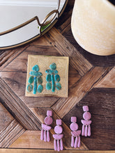 Load image into Gallery viewer, EVERYDAY Basic - The Perfect Spring Earrings